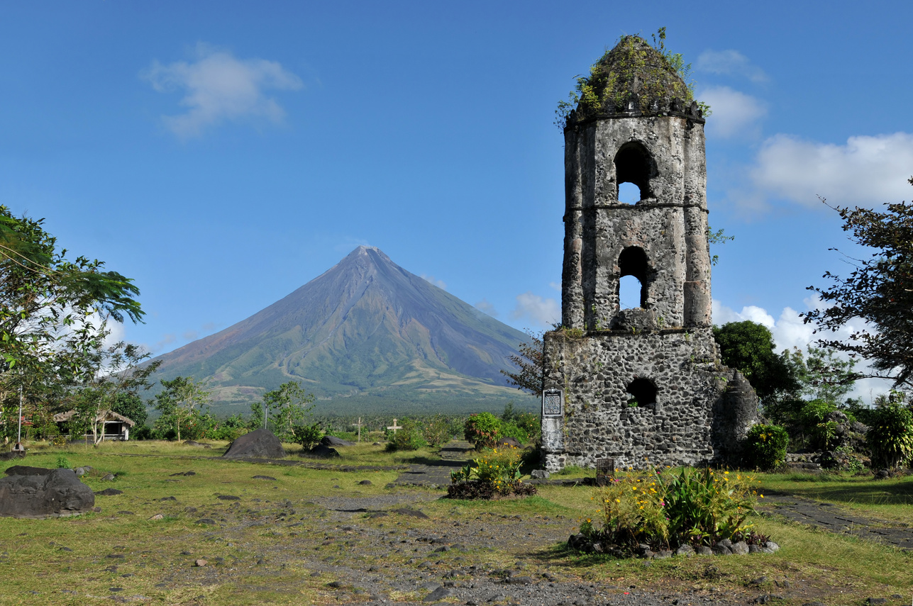 A scenic view of Mayon Volcano